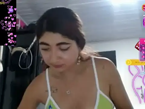 Snapshot of esteni chatting on 12/12/24, 03:54 esteni online show from 12/12/24, 03:54