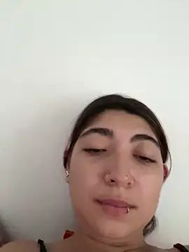 Snapshot of esteni chatting on 01/26/25, 01:36 esteni online show from 01/26/25, 01:36