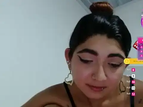 Snapshot of esteni chatting on 03/03/25, 04:03 esteni online show from 03/03/25, 04:03