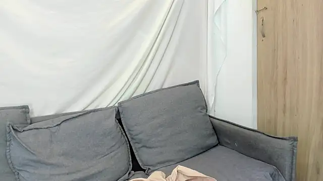 Mhelanny2 online show from 09/28/25, 05:57