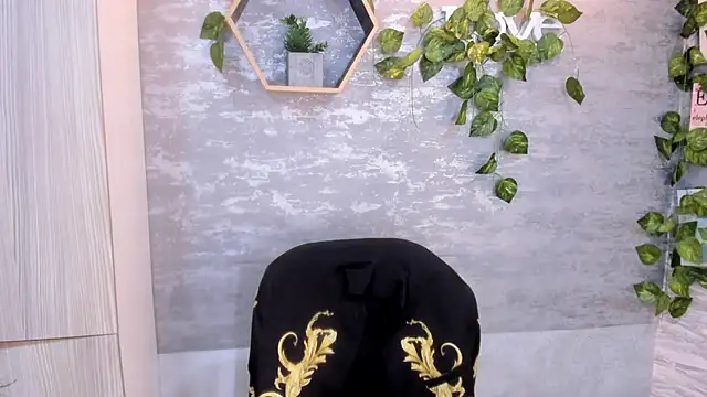 Mhelanny2 online show from 05/11/26, 04:04