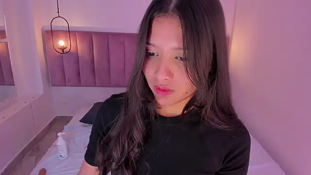 luisah  online show from 02/25/25, 07:58