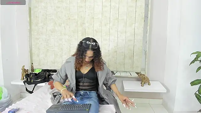 Snapshot of StefanyMiler chatting on 02/12/25, 06:51 StefanyMiler online show from 02/12/25, 06:51