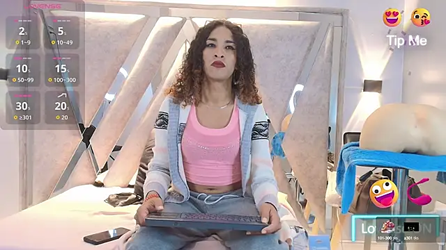 Snapshot of StefanyMiler chatting on 10/14/25, 07:58 StefanyMiler online show from 10/14/25, 07:58