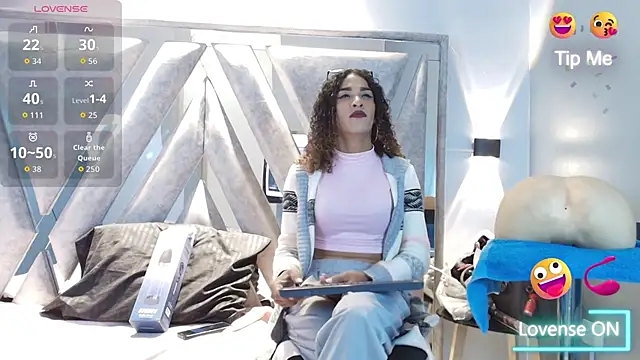 Snapshot of StefanyMiler chatting on 10/16/25, 07:59 StefanyMiler online show from 10/16/25, 07:59