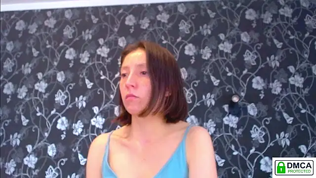 Snapshot of Sophi_Cute chatting on 06/09/26, 11:00 Sophi Cute online show from 06/09/26, 11:00