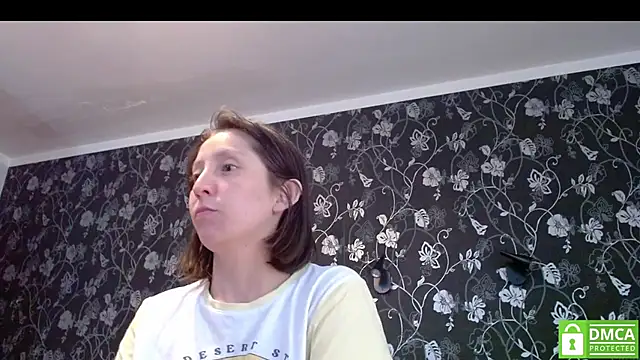 Snapshot of Sophi_Cute chatting on 07/08/26, 11:58 Sophi Cute online show from 07/08/26, 11:58