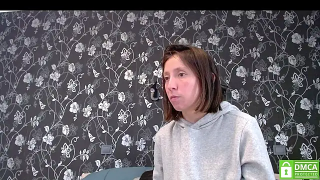 Snapshot of Sophi_Cute chatting on 07/09/26, 11:25 Sophi Cute online show from 07/09/26, 11:25