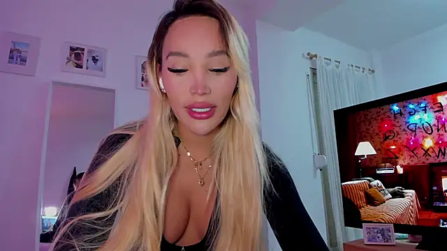  viioletweekend  online show from 12/16/25, 08:47