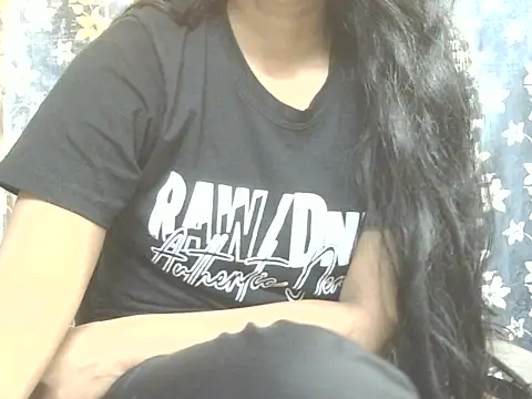 Snapshot of Supriya201 chatting on 01/14/26, 01:39 Supriya201 online show from 01/14/26, 01:39