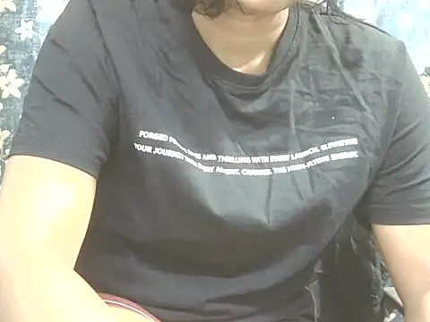 Snapshot of Supriya201 chatting on 04/11/26, 04:00 Supriya201 online show from 04/11/26, 04:00