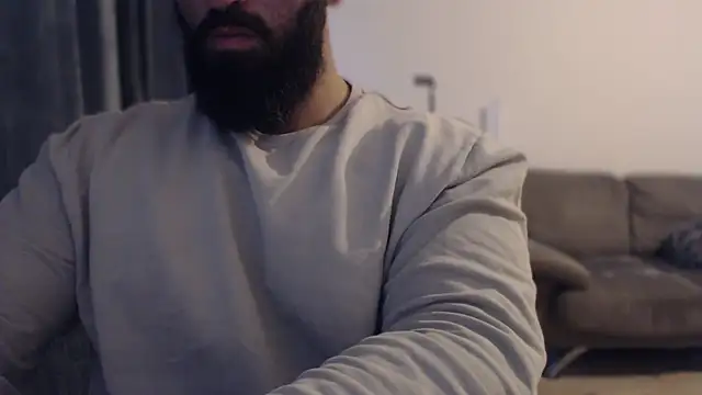 hugemachohandsome online show from 10/26/25, 08:42