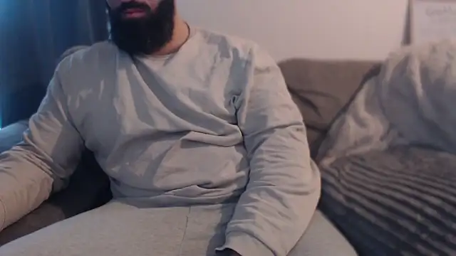 hugemachohandsome online show from 01/18/26, 09:24