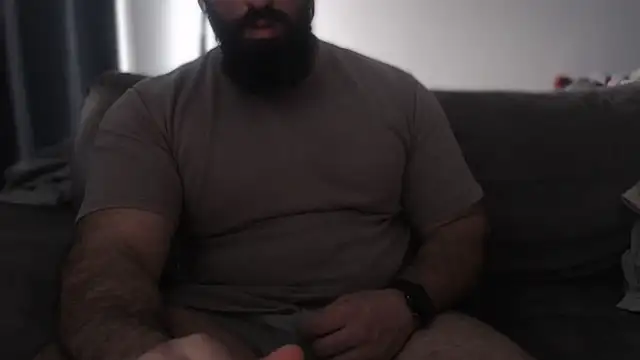 hugemachohandsome online show from 02/18/26, 04:03