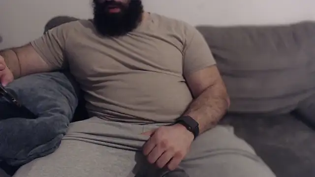 hugemachohandsome online show from 04/07/26, 07:58