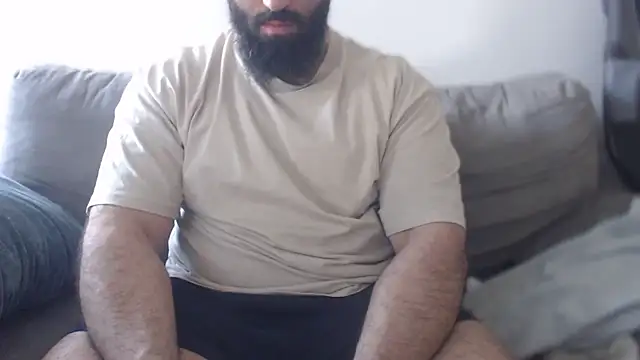 hugemachohandsome online show from 04/26/26, 05:49