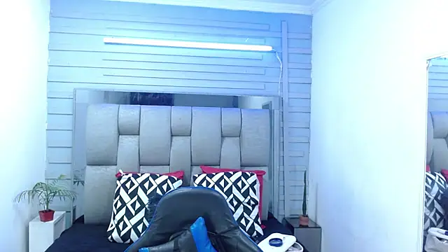 evelin zaens online show from 03/10/26, 04:17