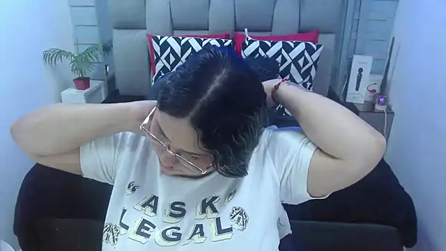 evelin zaens online show from 03/21/26, 04:17