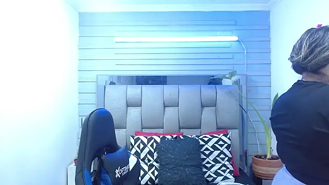 evelin zaens online show from 06/02/26, 03:52