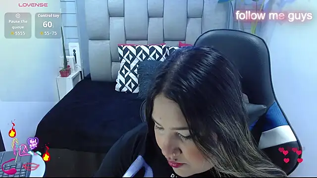 evelin zaens online show from 06/26/26, 04:06
