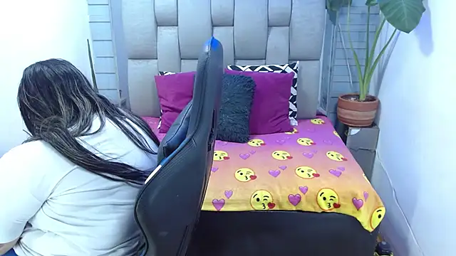 evelin zaens online show from 07/14/26, 04:06