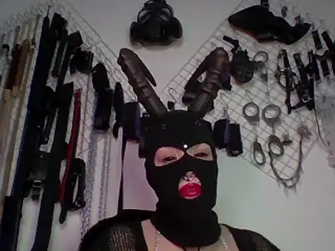 FeticheMacabre online show from 01/05/25, 03:43