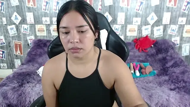 SaraCrow online show from 02/02/25, 04:26