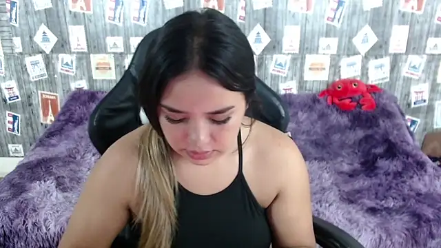 SaraCrow online show from 02/08/25, 06:43