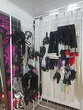 LatexDevil Blondie online show from 05/27/26, 01:41