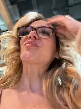 MessyNastyQueen online show from 12/27/24, 08:50