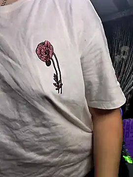 KikiXRed online show from 12/17/25, 05:46