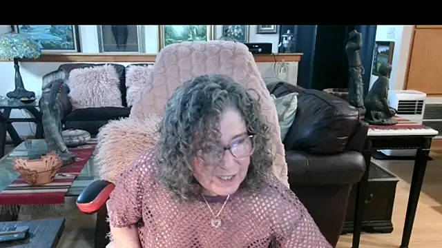 Snapshot of littlepistol01 chatting on 07/27/26, 07:32 littlepistol01 online show from 07/27/26, 07:32