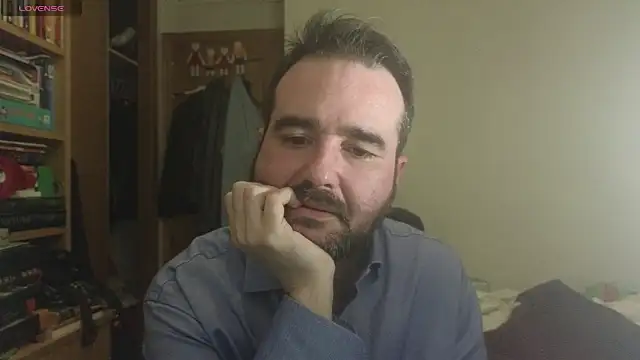 curiosillo83 online show from 02/28/25, 03:59