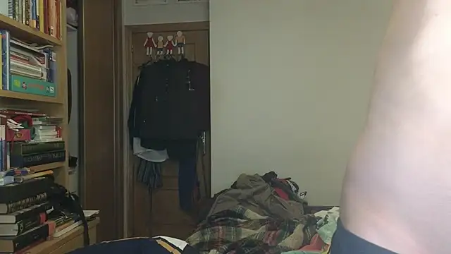 curiosillo83 online show from 11/30/25, 11:25