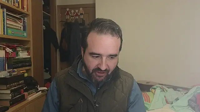 curiosillo83 online show from 12/18/25, 03:29