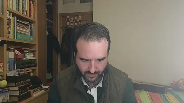 curiosillo83 online show from 12/19/25, 06:59