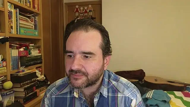 curiosillo83 online show from 04/01/26, 03:20