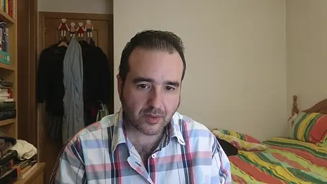 curiosillo83 online show from 05/06/26, 04:45