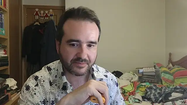 curiosillo83 online show from 05/28/26, 02:47