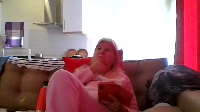 TrustfulVampire1 online show from 12/03/25, 06:10