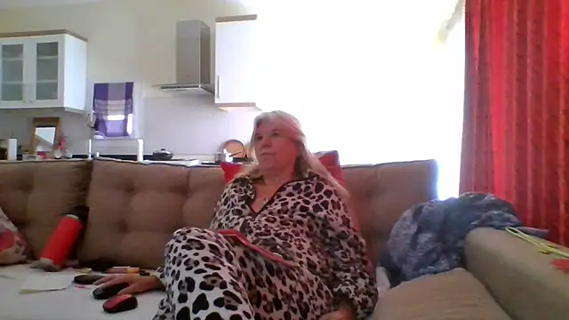 TrustfulVampire1 online show from 12/14/25, 09:03