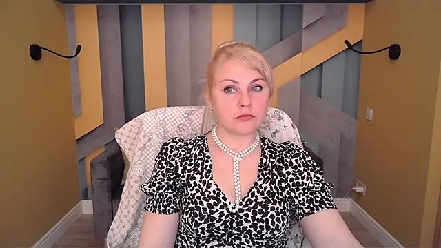 Candy Long online show from 04/25/26, 05:43