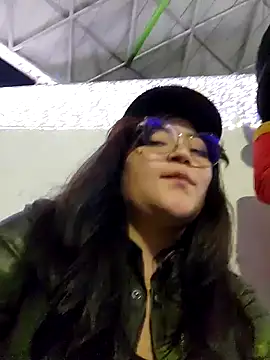 Snapshot of Sakura_0505 chatting on 12/14/24, 11:23 Sakura 0505 online show from 12/14/24, 11:23