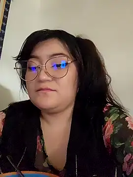 Snapshot of Sakura_0505 chatting on 12/15/24, 06:26 Sakura 0505 online show from 12/15/24, 06:26