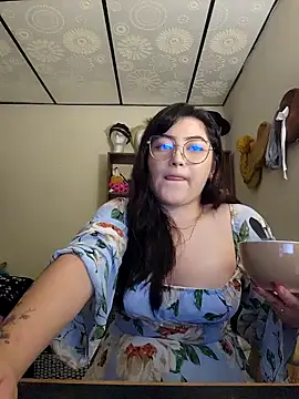 Snapshot of Sakura_0505 chatting on 12/17/24, 12:45 Sakura 0505 online show from 12/17/24, 12:45