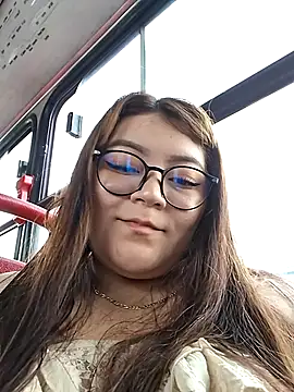 Snapshot of Sakura_0505 chatting on 10/19/25, 08:31 Sakura 0505 online show from 10/19/25, 08:31