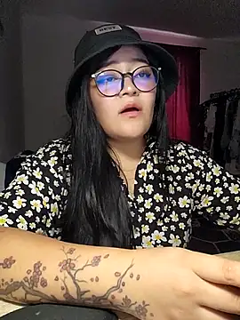 Snapshot of Sakura_0505 chatting on 11/22/25, 08:08 Sakura 0505 online show from 11/22/25, 08:08