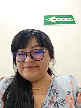 Snapshot of Sakura_0505 chatting on 11/23/25, 08:41 Sakura 0505 online show from 11/23/25, 08:41