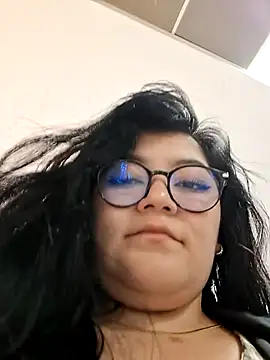 Snapshot of Sakura_0505 chatting on 11/29/25, 10:24 Sakura 0505 online show from 11/29/25, 10:24