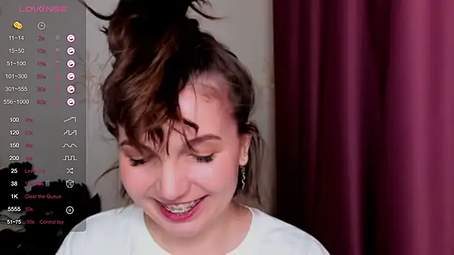 KindHazelHere  online show from 02/25/25, 06:31